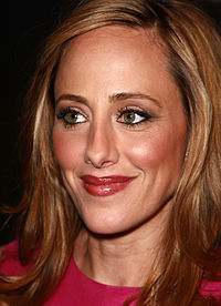 General knowledge about Kim Raver
