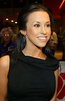 General knowledge about Lacey Chabert