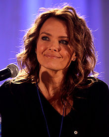 General knowledge about Dina Meyer