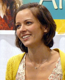 General knowledge about Amy Acker